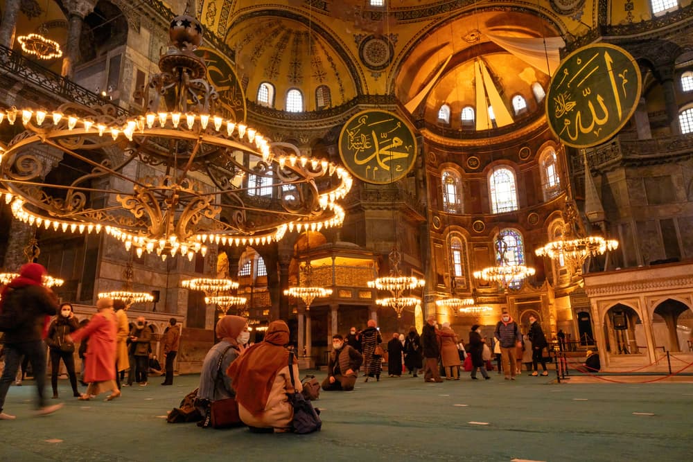 Istanbul: Guided Tour of Blue Mosque, Hagia Sophia & Old Town with Tickets - 4