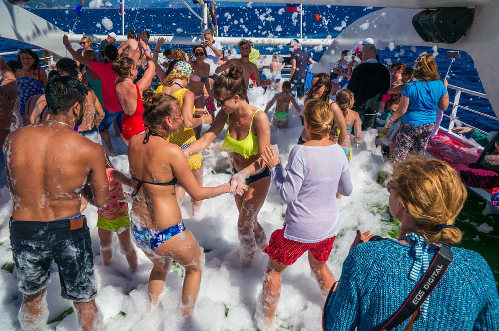 From Antalya: Full-Day Boat Tour with Lunch and Foam Party - 2
