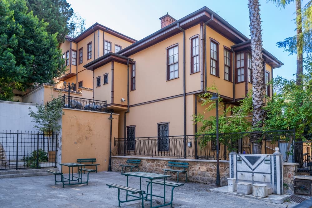Antalya: Old Town Walking Tour incl. Turkish Tea and Baklava - 8