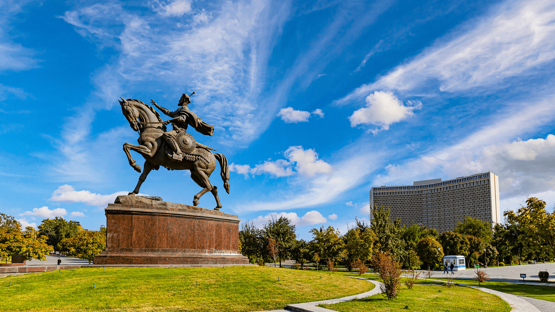City Highlights Guided Walking Tour