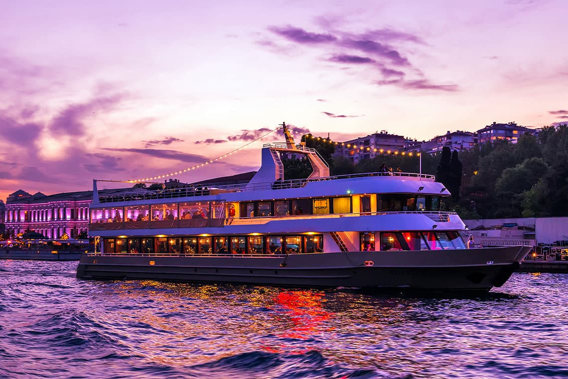 Istanbul: Bosphorus Dinner Cruise Incl. Drinks with Transfer - 0