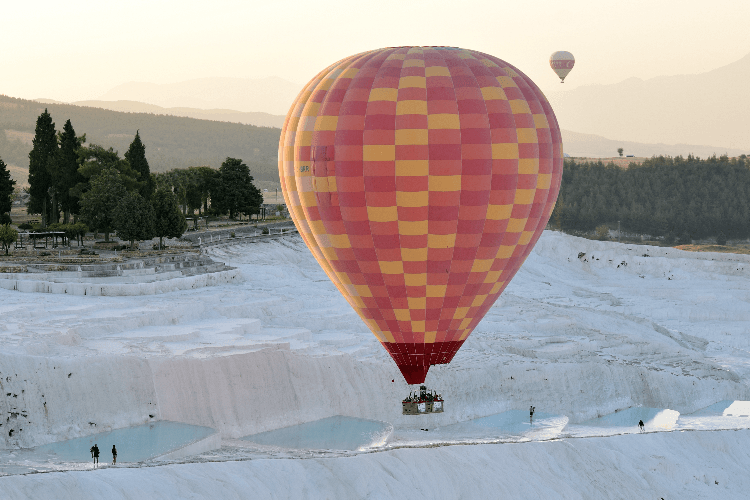 Pamukkale: Sunrise Balloon Flight Above Travertines & Ruins