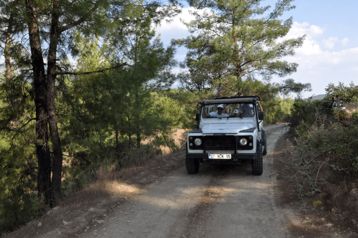 Alanya: Taurus Mountains Jeep Safari & Lunch at Dimcay River - photo 4