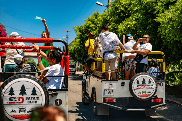 Antalya: Jeep Safari with Ucansu Waterfalls Incl. Lunch
