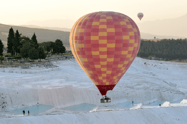 Pamukkale: Sunrise Balloon Flight Above Travertines & Ruins